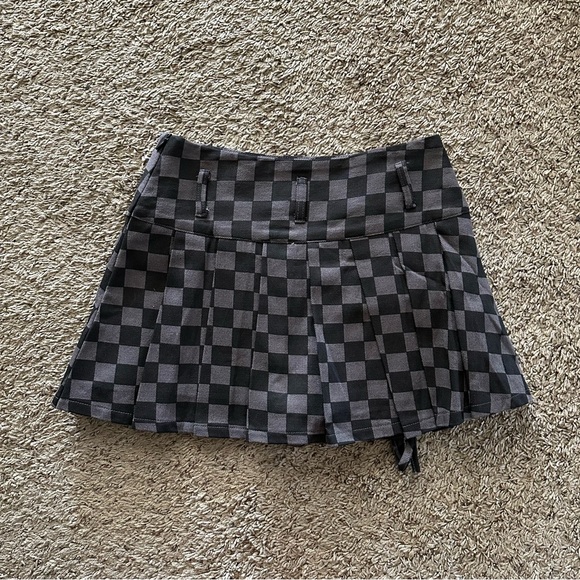 Love Too True Grey Checkerboard Pleated Skort - Picture 3 of 7